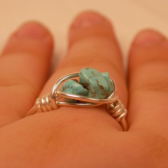 Turquoise stone chip hand wrapped ring size 8.5 - Picture 4 of 6